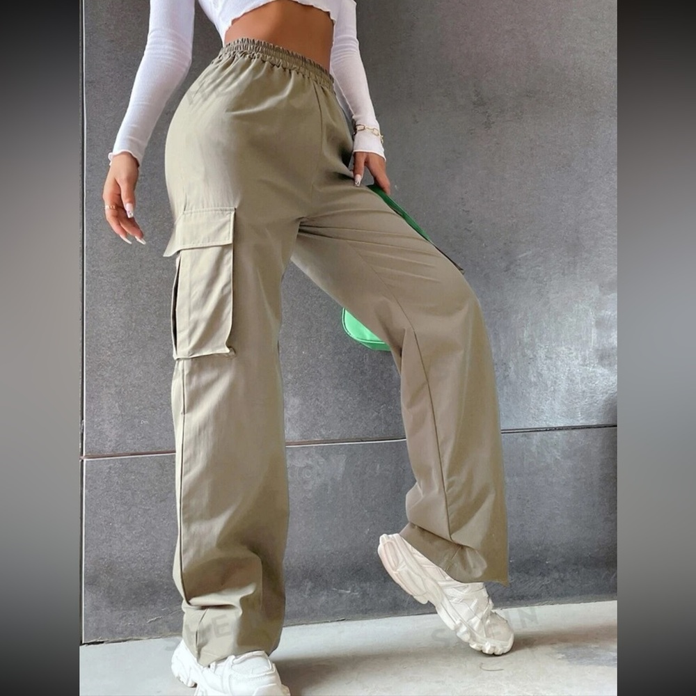🍀BUNDLE DEAL SHEIN Women’s Tan Cargo Pants with Pockets - Size Large
